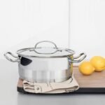 1880/62623/240/#4#Professional pot with lid 24 cm