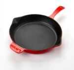 طاسة قلي / شواء من لافا، متكاملة مع مقابض من الحديد المصبوب. القطر (Ø)28 سم. أحمر