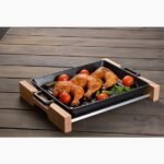 ⁦طاسة شواء مستطيلة بمقبضين ورف خشبي وستانلس ستيل من لافا، 26 × 32 سم - اسود⁩ - الصورة ⁦2⁩